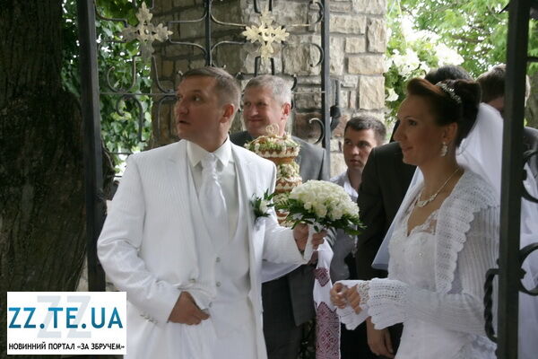 На венчание свободовца и биатлонистки пришла вся элита Западной Украины
