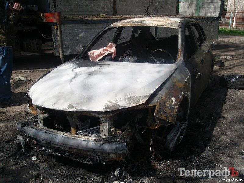 У Кременчуці невідомі підпалили машину екс-начальника УБОЗу