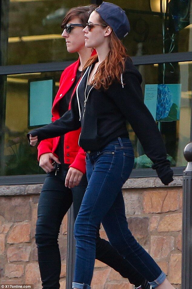 Кристен Стюарт забила на Роберта Паттинсона