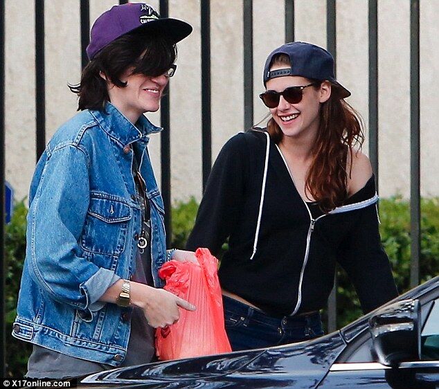 Кристен Стюарт забила на Роберта Паттинсона