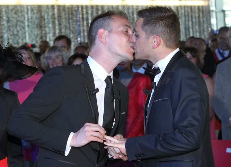 У Франції укладений перший гей-шлюб
