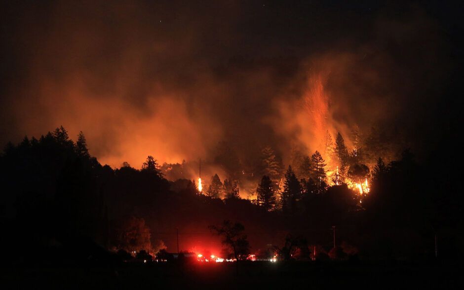 Сотни американцев покинули свои дома из-за пожара