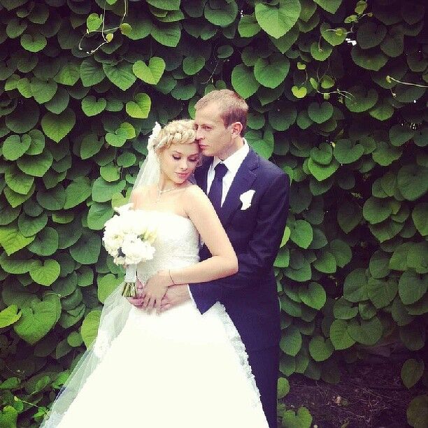 Динамовец Гусев женился на шикарной блондинке. Фото