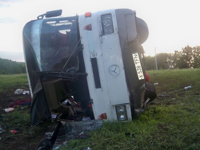 В России перевернулся автобус с 50 пассажирами