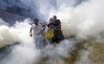 Турецька поліція розганяла маніфестантів сльозогінним газом і водометами