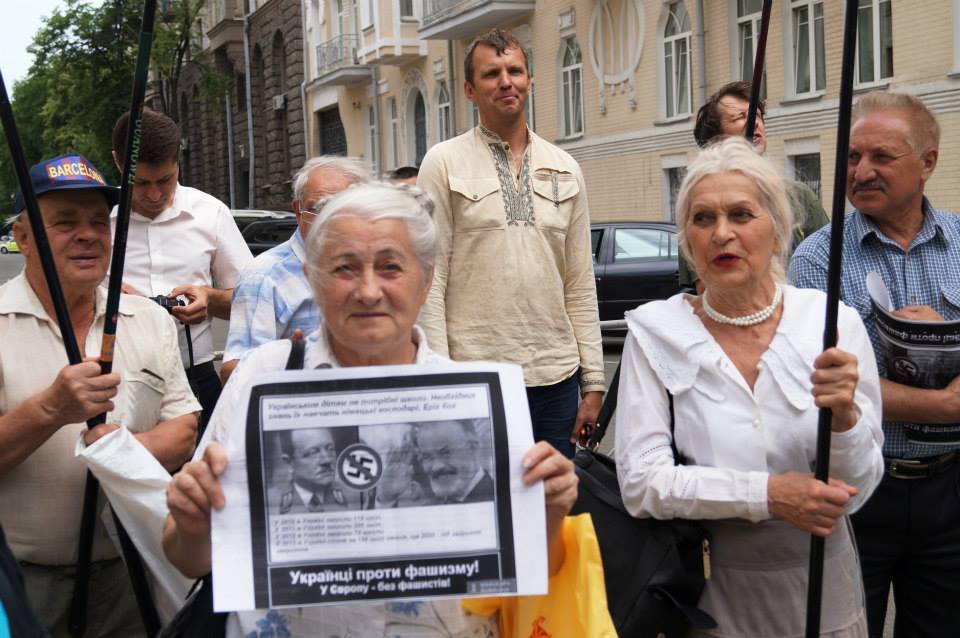 Националисты и ветераны сказали Табачнику "Геть!"