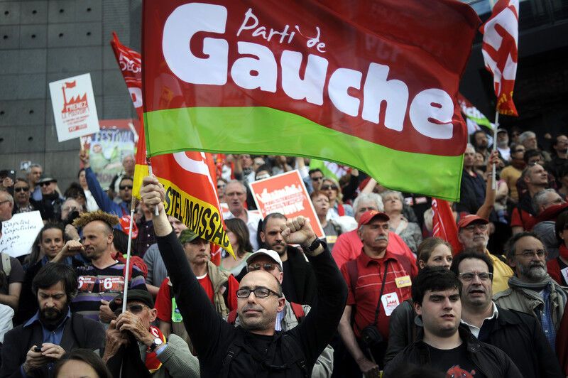 Десятки тысяч французов протестуют против Олланда