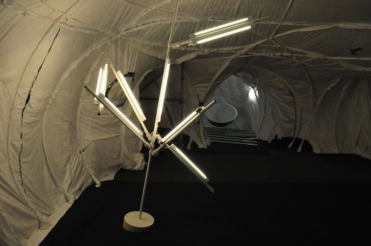 Инсталляция из скафандра первой женщины-космонавта