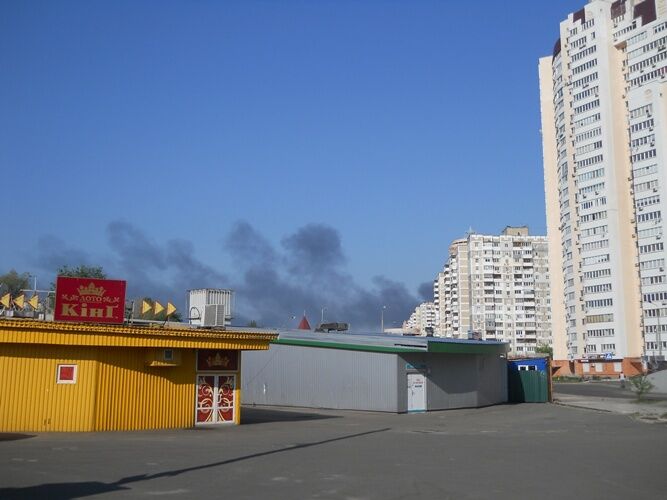 Пожар в Киеве: дым с правого берега окутал левый
