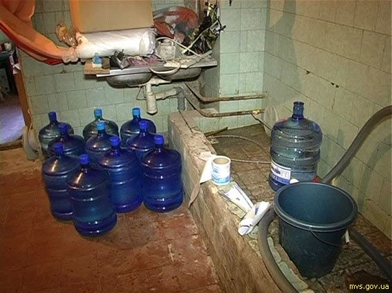 На Донеччині затримано продавці "мертвої" води