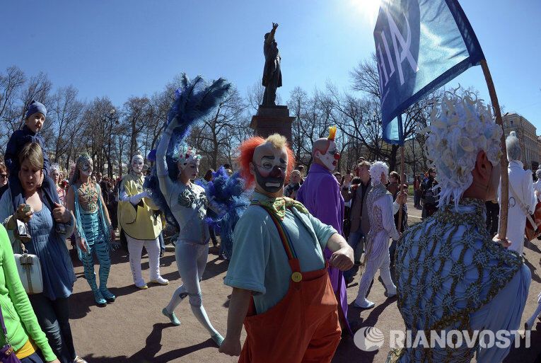 Поліція Петербурга зупинила ходу артистів цирку