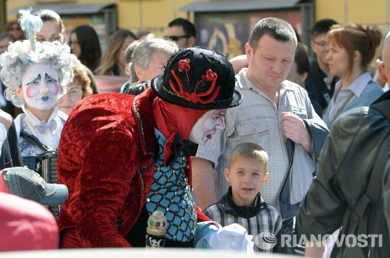Поліція Петербурга зупинила ходу артистів цирку