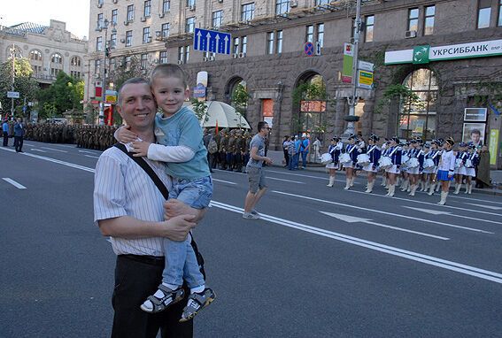 День победы вышли праздновать 1,6 млн украинцев