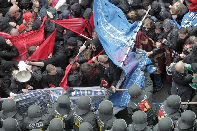 Шествие антиглобалистов в Германии: тысяча задержанных