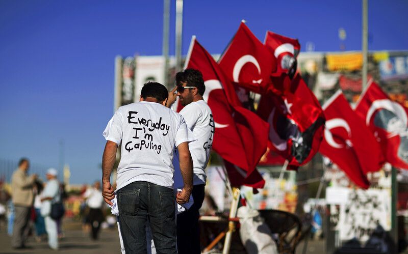 У Стамбулі демонстрантів розганяли сльозогінним газом