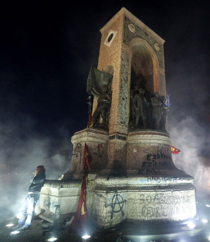 Жорстокий розгін протестуючих в Туреччині