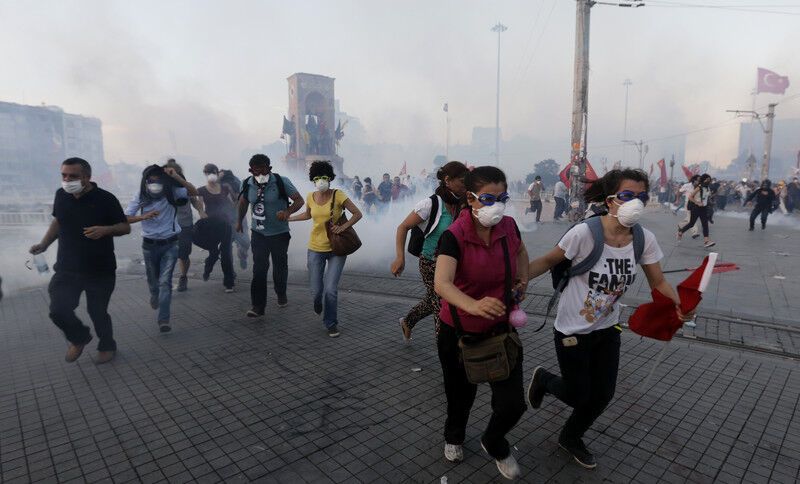Жорстокий розгін протестуючих в Туреччині