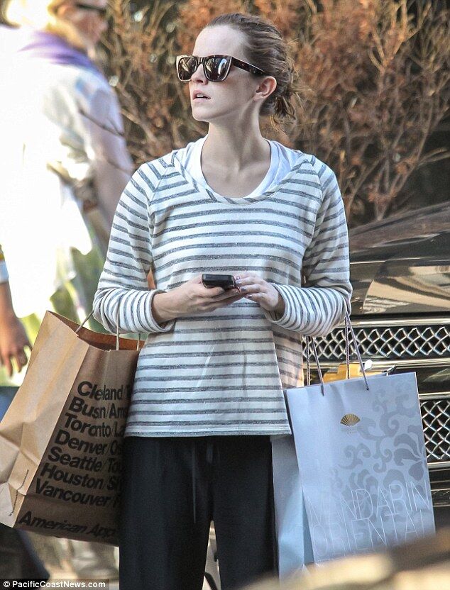 Эмма Уотсон тащится от полосатой одежды