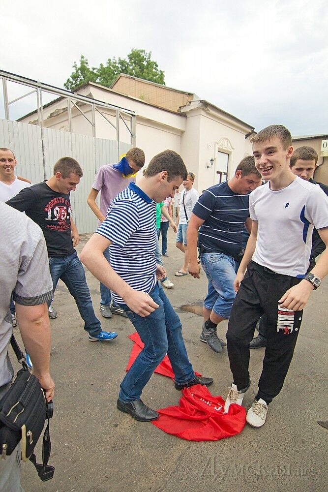 З'явилося відео бійки "свободівців" з опонентами в Одесі