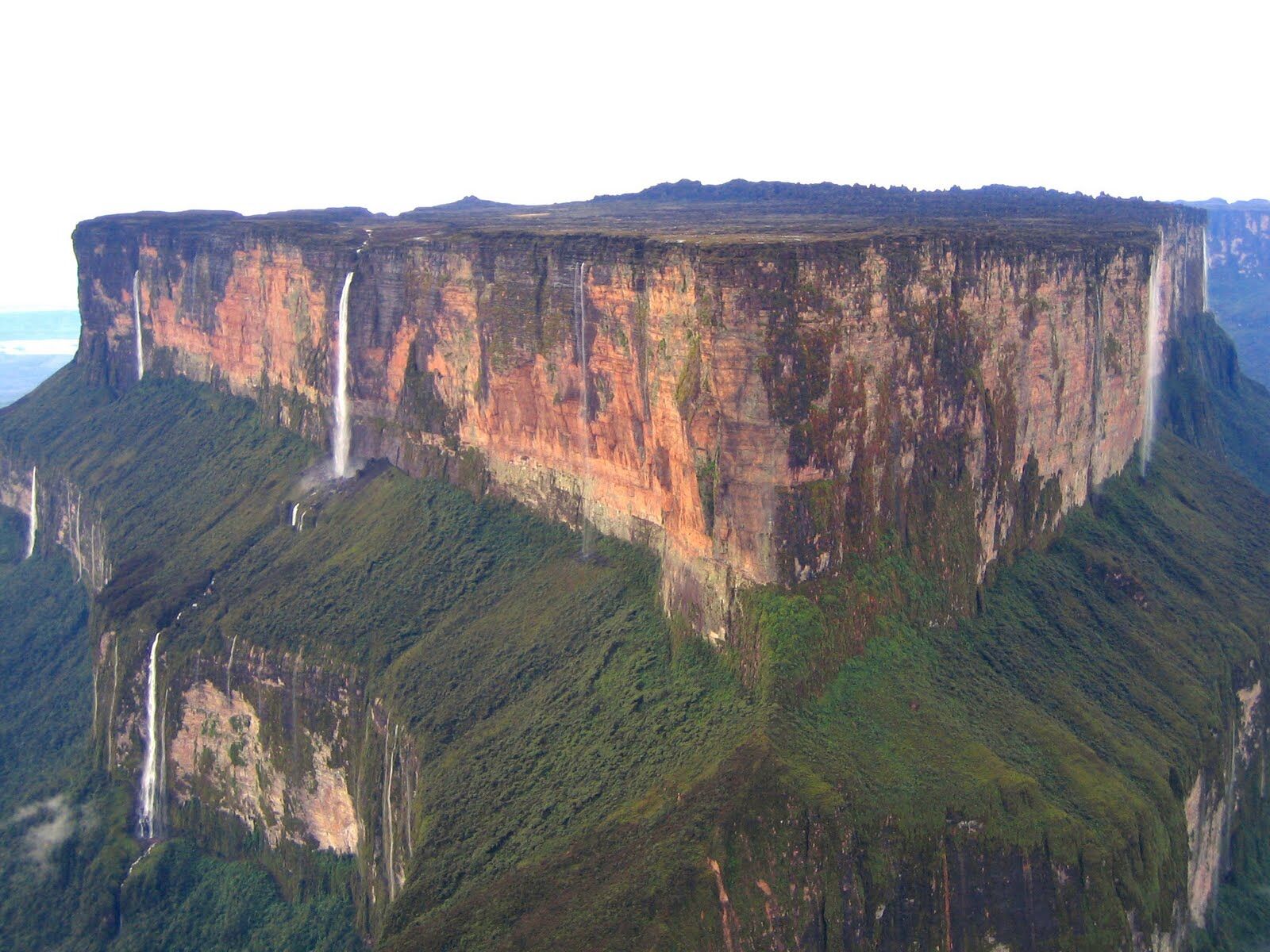 Чудеса природы: водопад Анхель и гора Рорайма