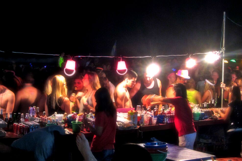 Каждое полнолуние в Таиланде проходит Full Moon Party