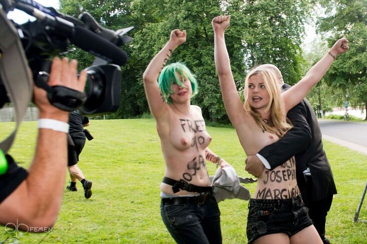 FEMEN снова устроили акцию для Меркель