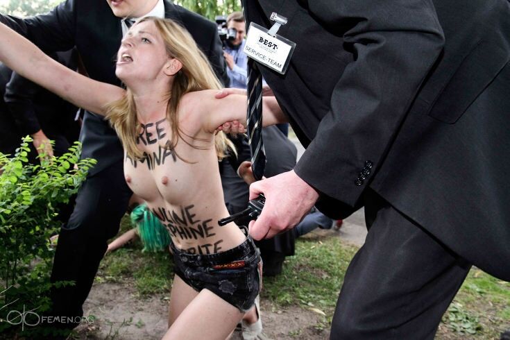 FEMEN знову влаштували акцію для Меркель