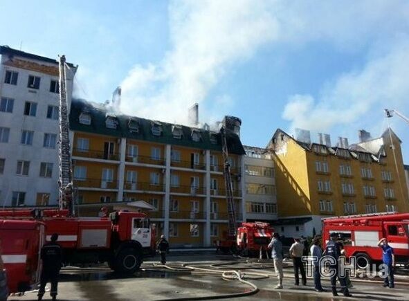 В Киеве горит гостиница