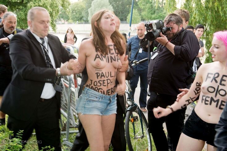 FEMEN знову влаштували акцію для Меркель