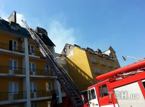 В Киеве горит гостиница