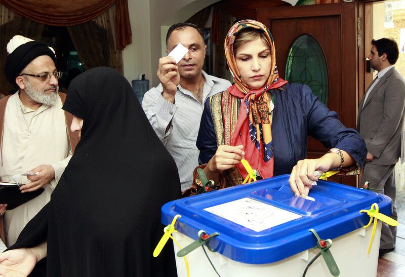 Оглашены предварительные итоги выборов в Иране