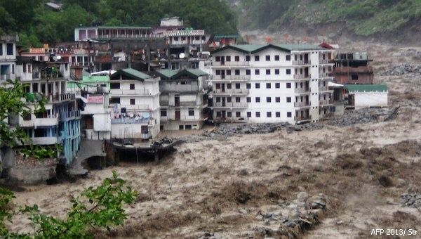 Число погибших из-за наводнений на севере Индии возросло до 130