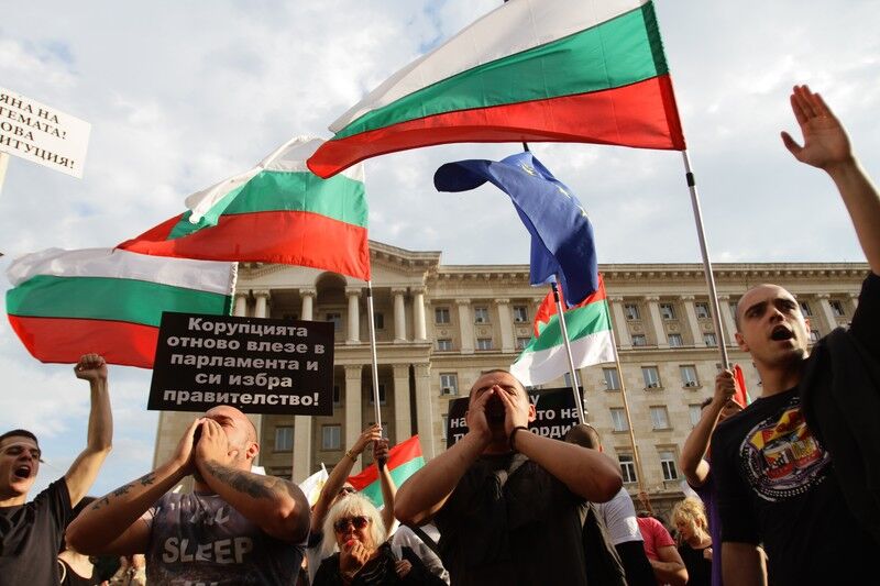 В Болгарии возобновились антиправительственные протесты