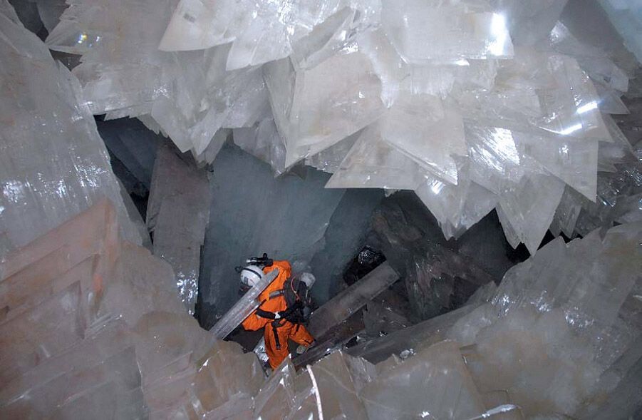 Удивительная пещера гигантских кристаллов в Мексике