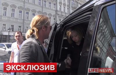 Брэд Питт сводил детей в московский Кремль