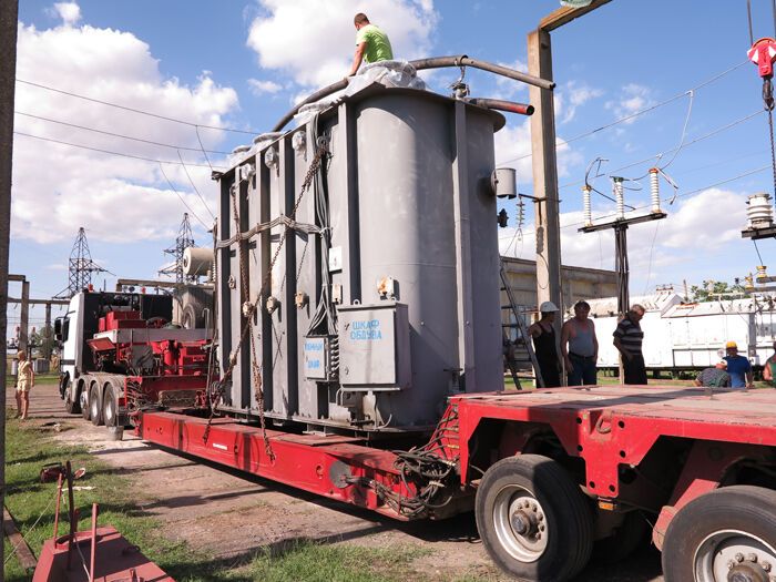 В Одессу привезли трансформатор для аварийной ТЭЦ