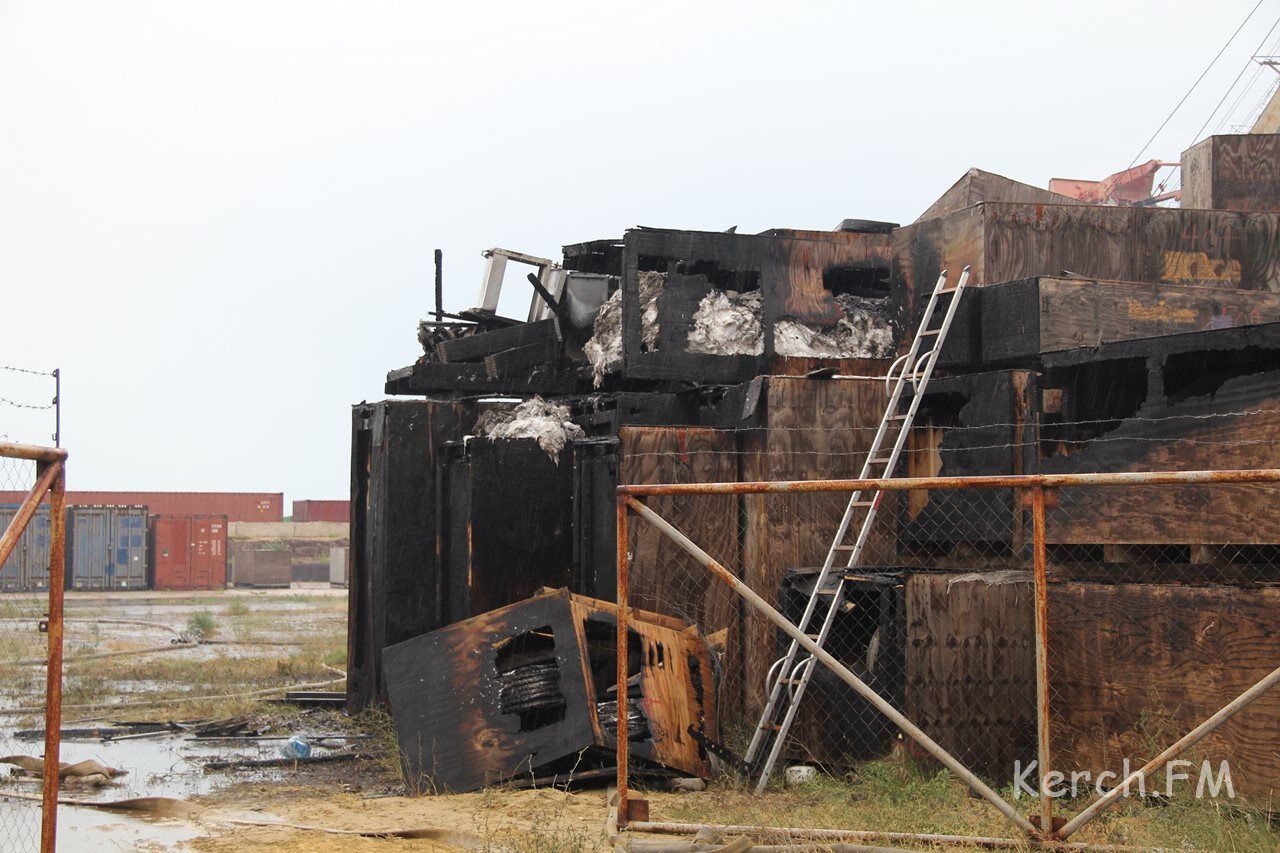 Пожар в керченском порту потушен