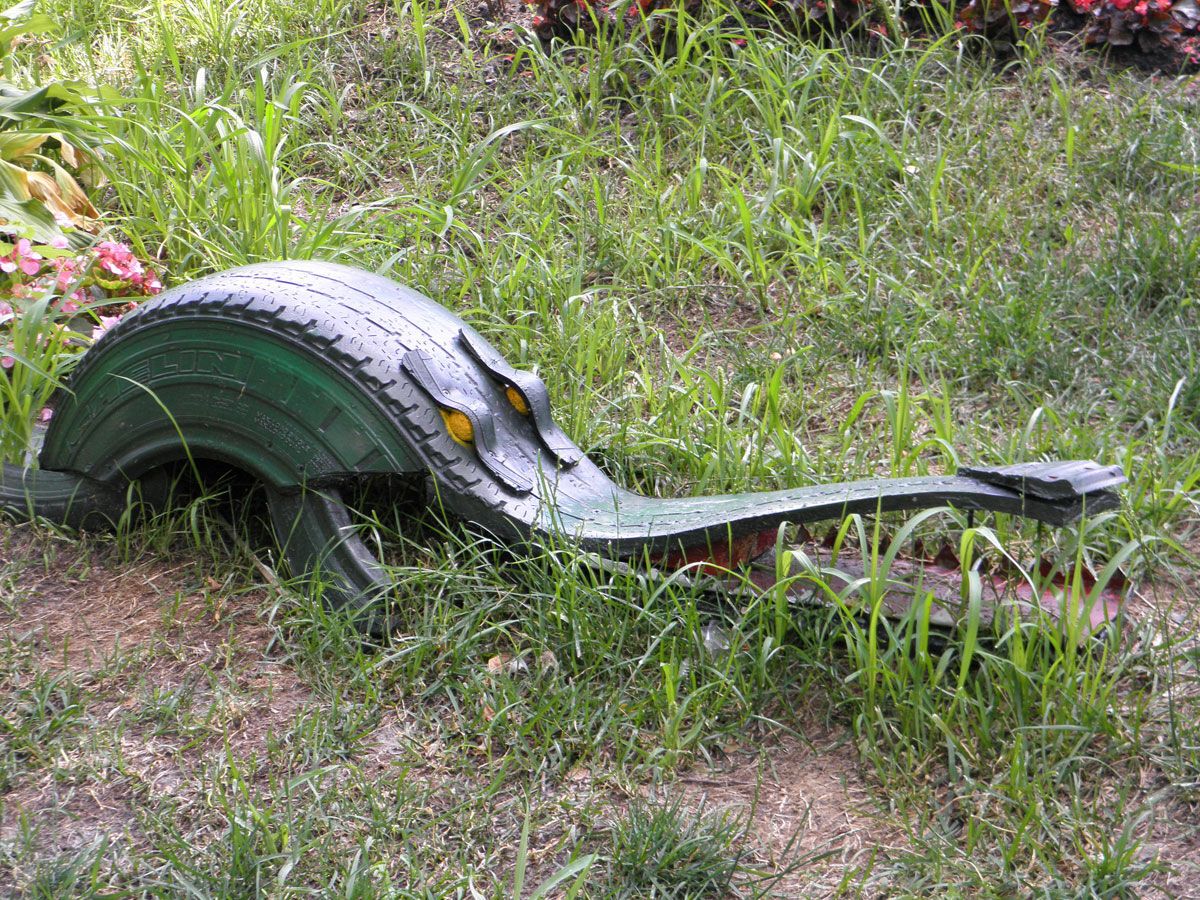 Шины, фары, петуния и бегония: выставка зеленых авто