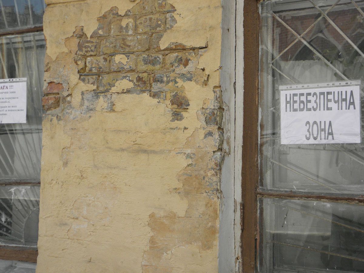 Николаевский костел: опасная зона?