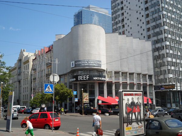 Суд перенес рассмотрение спора по зданию в центре Киева