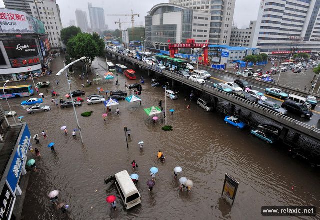 В Китае из-за наводнений пострадали 666 тысяч человек