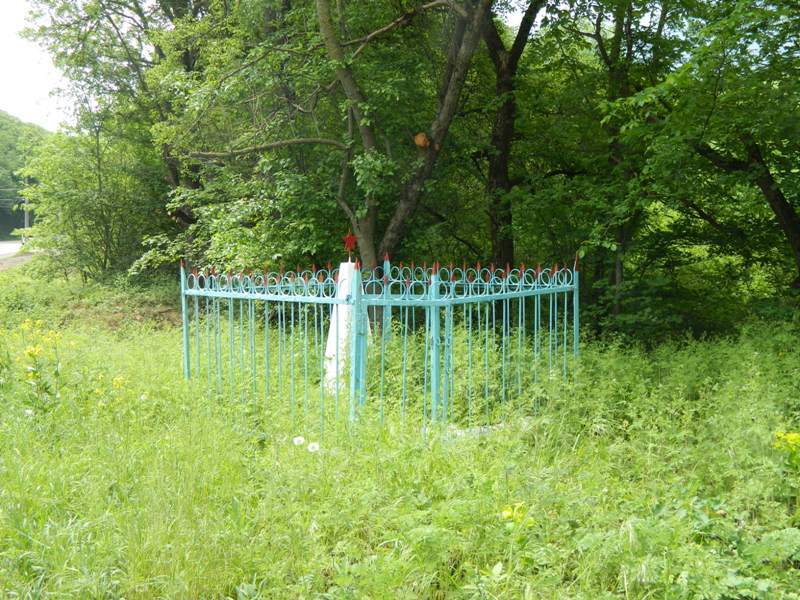 В Крыму решили убрать с дороги могилу неизвестного солдата