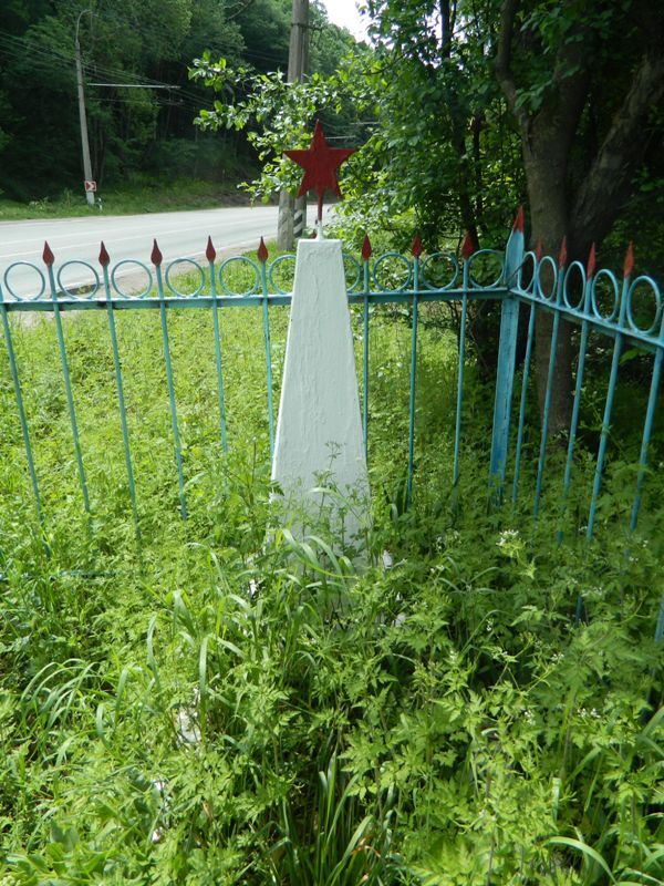 В Крыму решили убрать с дороги могилу неизвестного солдата