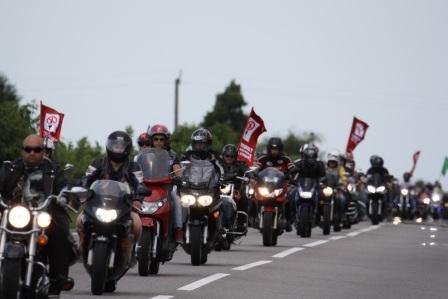 Сотни байкеров приехали поклониться Шевченко