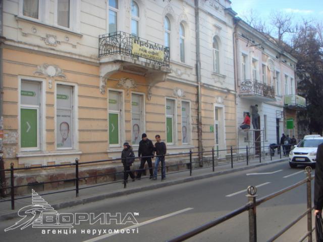 У Тернополі пустує приміщення "Фронту Змін": чи то ціна висока, то чи Яценюка бояться