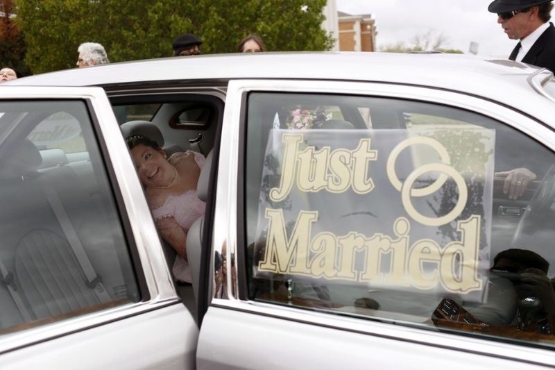 Человек с пересаженным лицом женился на жертве ДТП