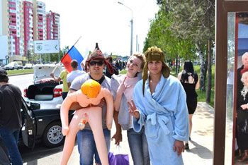 У Росії завели справу на учасницю інтим-фотосесії біля пам'ятника ВВВ