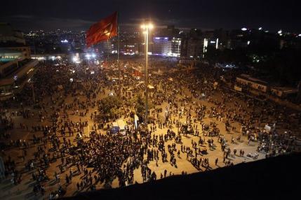 Турки продолжат протестовать до извинения премьера
