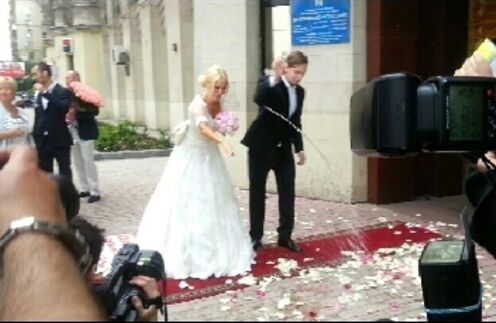 Ведущая Лера Кудрявцева вышла замуж за хоккеиста