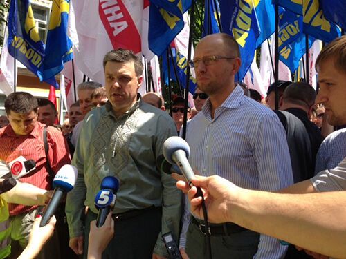 В Хмельницком началось "восстание" оппозиции